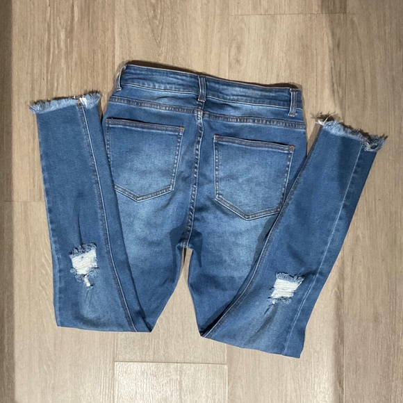 CHRYSTAL ROCK Distressed HIGH RISE JEANS (SIZE 11) - Picture 2 of 4